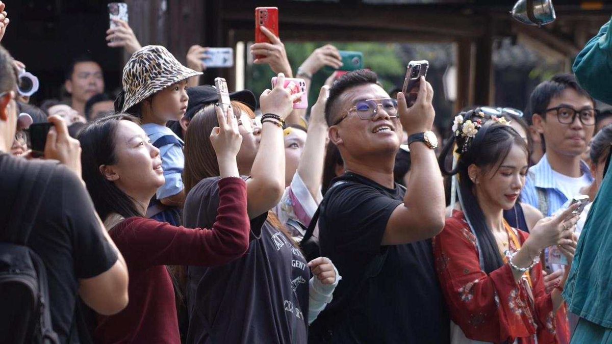 NanhuMedia's tweet photo. 🏮✨ In 2024, #Jiaxing's #ancienttowns shine brighter than ever! With cultural depth and innovative tourism, destinations like #Yanguan Tide Music City and #Zicheng attract millions. From #musicfestivals to immersive heritage experiences, Jiaxing cements its status as China's go-to for ancient towns. 🌉🎶