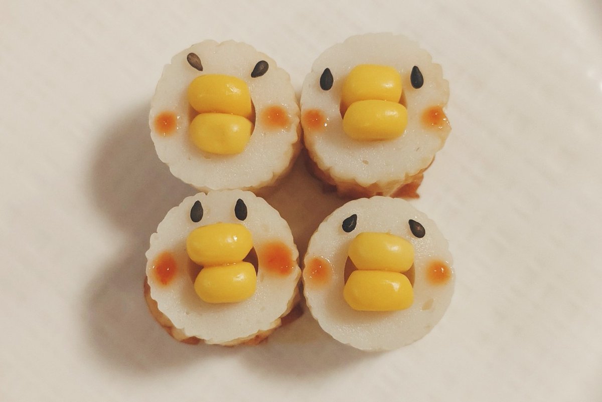 apricot_candy_a's tweet photo. これは、我が家に来てからお弁当が必要になる度に｢面倒かけてごめんなさい｣｢コンビニで買うから無理に作らなくても｣って謝ってた娘が、初めて｢本当は作ってくれて嬉しい｣と照れながらリクエストしてくれたちくわのぴよちゃん。これで喜んでくれるなら、お母さんいくらでも張り切れる。 https://t.co/oIfThx4BVW