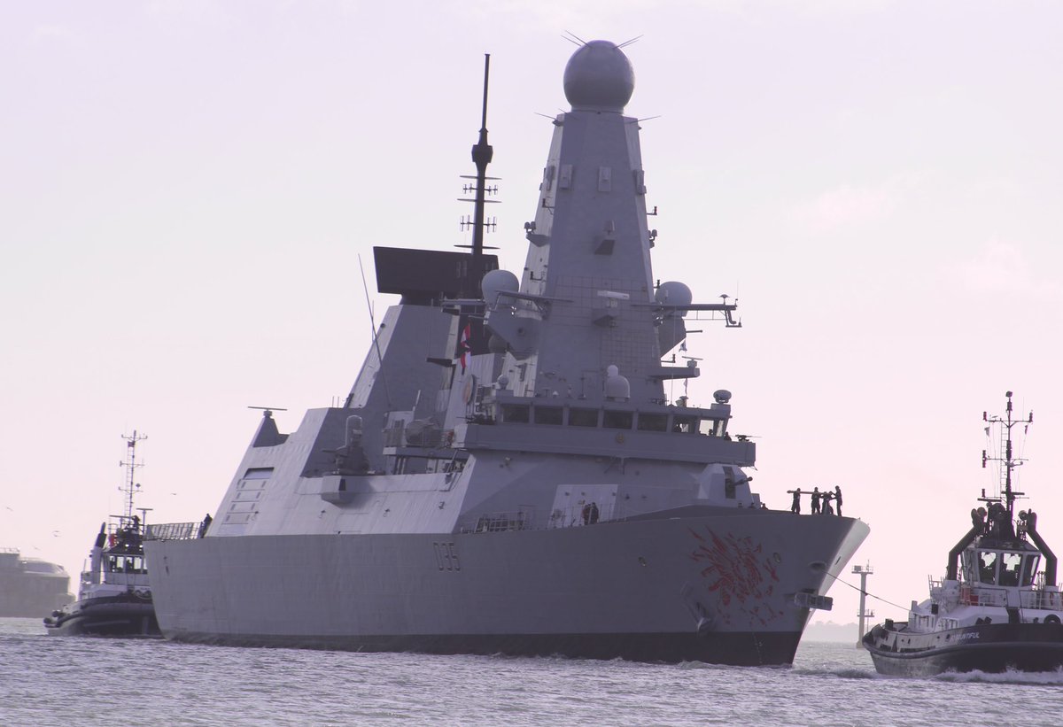 👋📸<a href="/HMSDragon/">HMS Dragon</a> makes her way back into Portsmouth this afternoon <a href="/NavyLookout/">Navy Lookout</a> <a href="/WarshipCam/">WarshipCam</a> <a href="/UKForcesTracker/">UK Forces Tracker</a> <a href="/UKDefJournal/">UK Defence Journal</a> <a href="/FredsDotW/">Freddie Webb</a> <a href="/georgeemmett8/">George Emmett</a> <a href="/JonnyMD1/">Jonathan Davies🇬🇧🇺🇦🇨🇦🇩🇰🇬🇱</a>