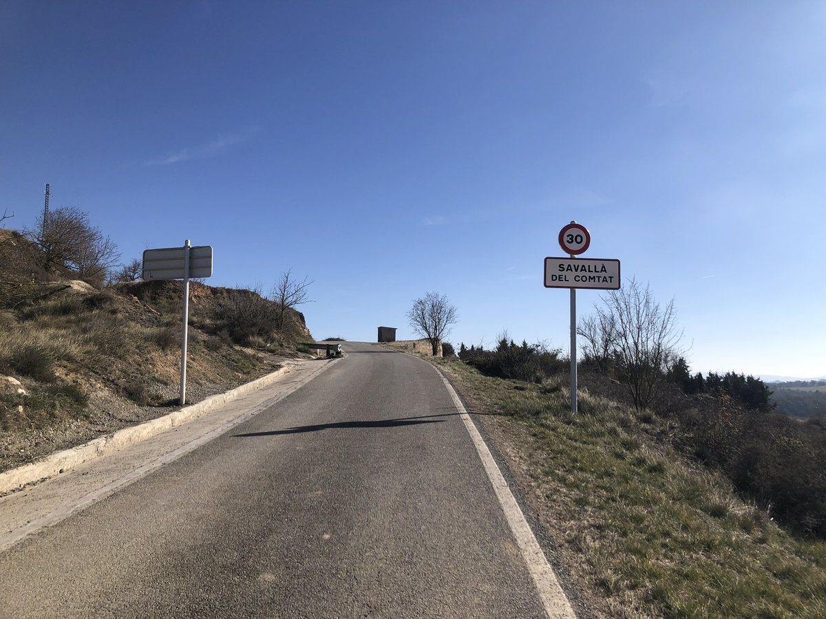 mborrasferrer's tweet photo. 🚵🏼 Savallà del Comtat (806 m) #concadebarberà 

🧭 Des de la Cruïlla T-224 (a tocar del pont sobre el Riu Corb): 3,6 km al 5,4% (màx. 16,0% 💪🏼); 196 m desnivell. 

🔗 https://t.co/H1GhxiUUG4 

#portsenbicicleta #cicloturisme #savallàdelcomtat https://t.co/I9zwl6XR8l