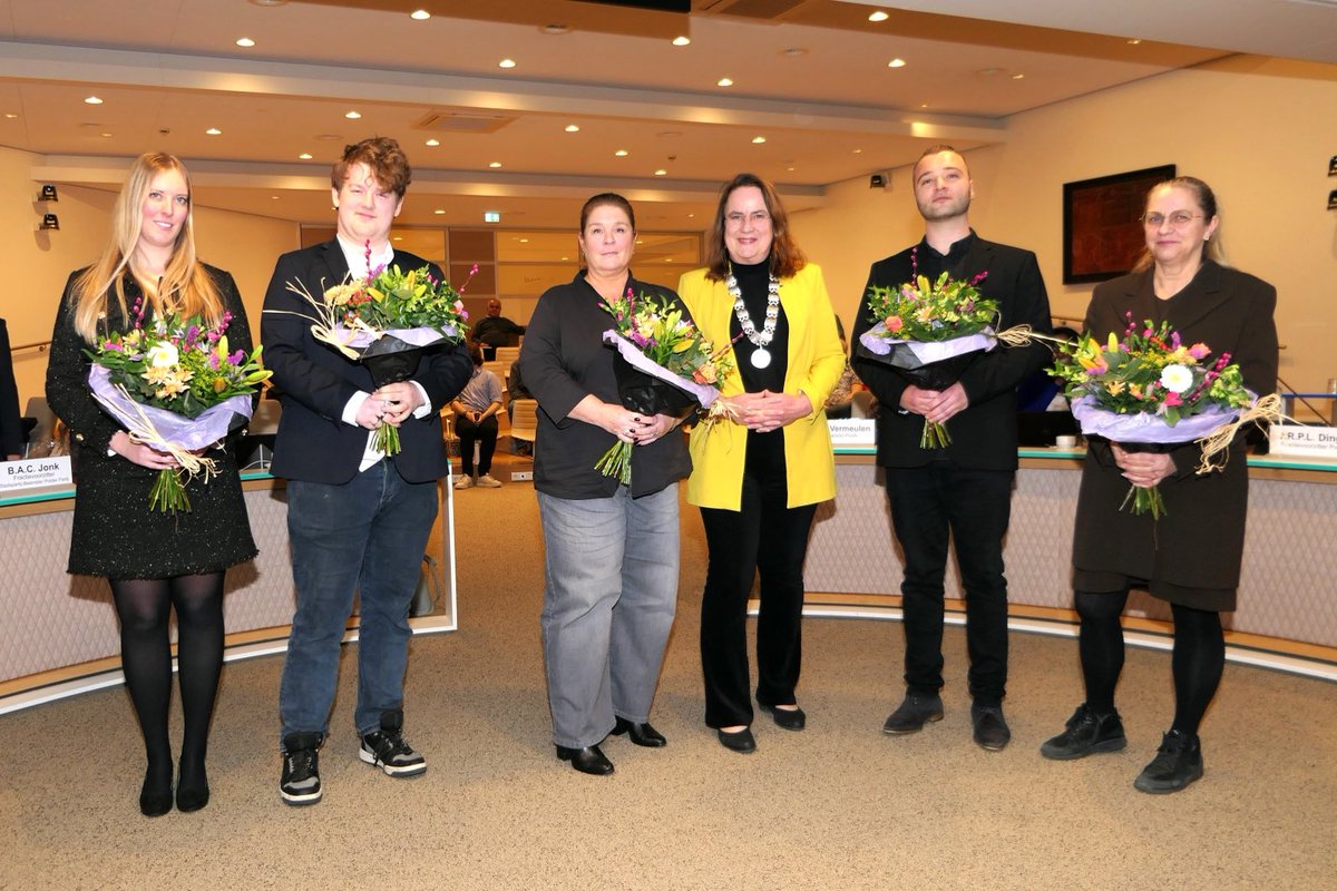 De raad heeft ingestemd met de gemeentelijke cultuurvisie en met de wijziging van de programmabegroting 2025, waardoor er budget vrij komt om meer personeel aan te kunnen trekken voor het Loket Jeugd. Meer besluiten van de raad lees je in het persbericht: raad.purmerend.nl/nieuws/besluit…