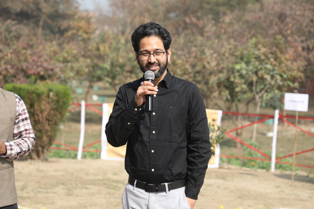 cdriacademy's tweet photo. 🌱 During the PhD Induction Program, the newly joined scientists were introduced to @CSIR_CDRI 's vibrant student community, building student-faculty connections for a brighter future. 🤝 #NewBeginnings @GorakhnathJach1  @chandra8922 https://t.co/BnsxbsAUeT