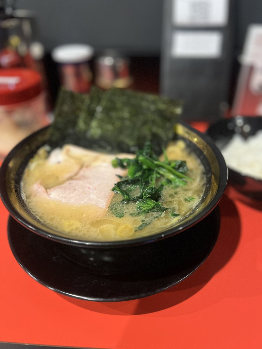 hituketouzoku's tweet photo. 記憶史上過去最高、怒涛の1月を過ごしてまいりました。直前まで尽者の味調整やオペレーションに悩みましたが、走り出せばあっという間の1週間。沢山のご来店心からありがとうございます！スープのコントロールも安定しています！
明日からは尽者でも〝PayPay〟利用可能です。ご不便をおかけしました！ https://t.co/CNe0OWERkd