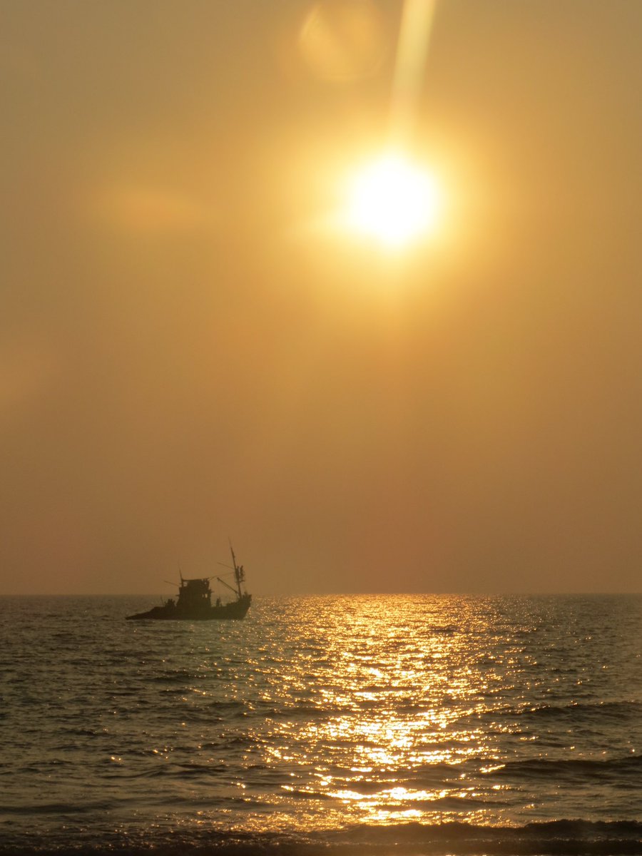 Sunset right now in Goa #goa #holiday #whufc #spursareshit