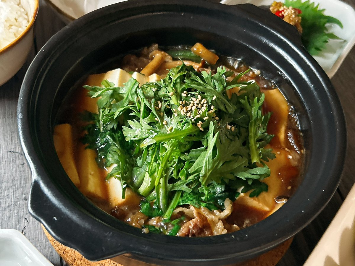 kitfirst2022's tweet photo. 今日はおうちコープの肉豆腐！冷凍牛肉に若干不安があったのですが、、これマジ美味しいです😄味付けも自分で作るのより濃厚でご飯がススム美味しさです🤗
#今日の夜ごはん
#おうちごはん
#料理記録
#おうちコープ
#PR https://t.co/9D0pNxROPL