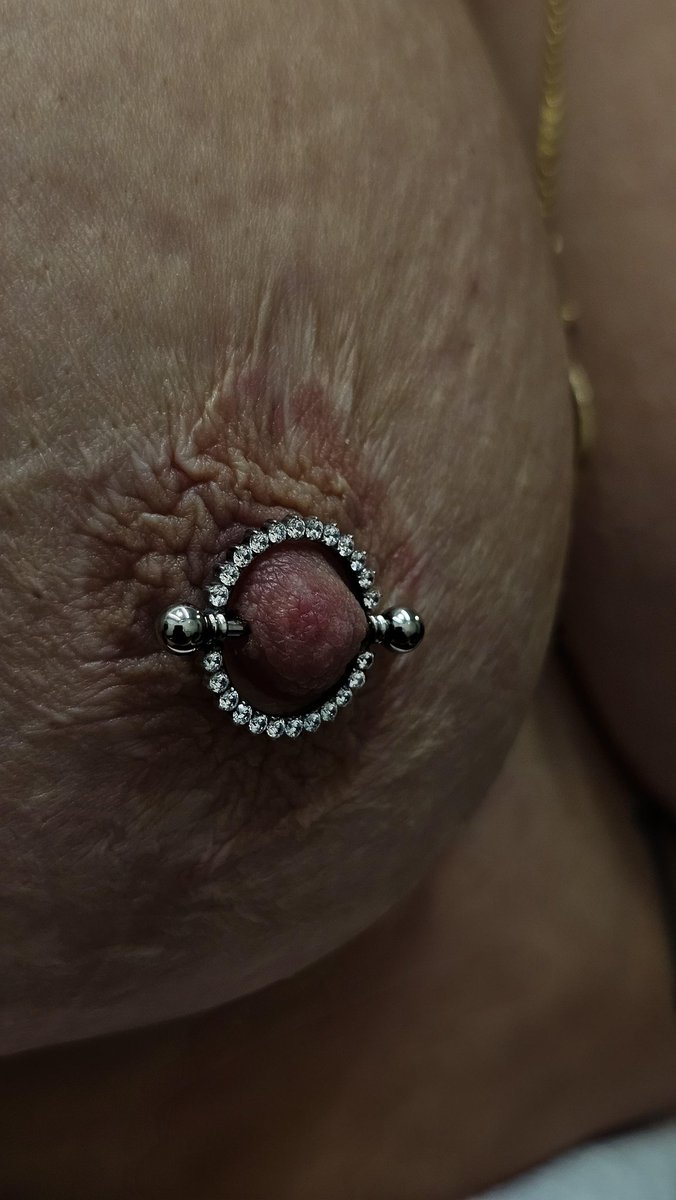 Pedroacksenen's tweet photo. Linda atualização desse piercing no m@m1l0.

Confeccionado em. Titânio grau implante com cristãos de zircônias.

#piercing #BODYPIERCING https://t.co/ps5W3oONtp