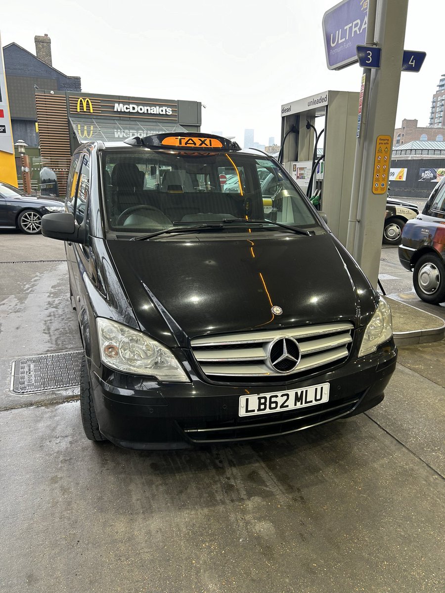 Rassel2003's tweet photo. Mercedes Vito 113 taxi for sale 
2899£ 
367.000 miles
All working good
Doors, step, RWS fixed https://t.co/8bOuE2tVMu