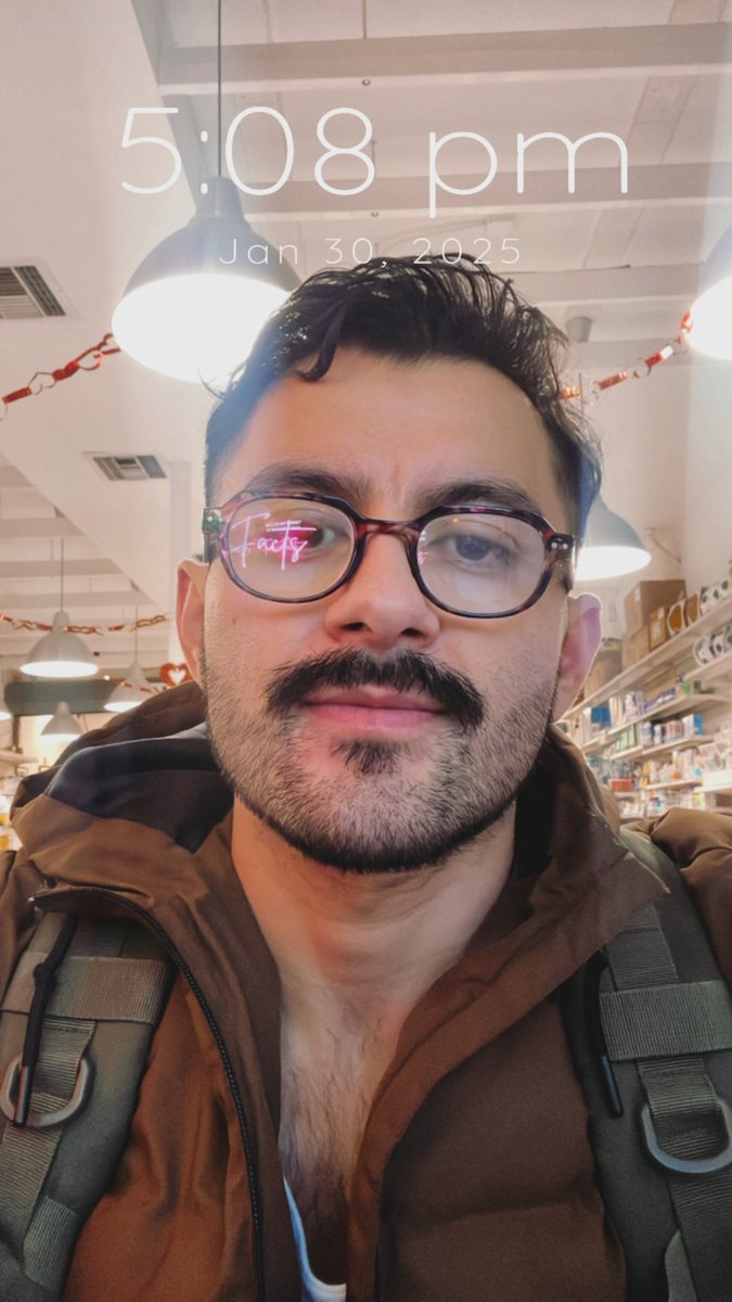HUMMUSEXXUAL's tweet photo. Im not fooling anyone. Not even shy @tritonsman https://t.co/iFsH20XWRS