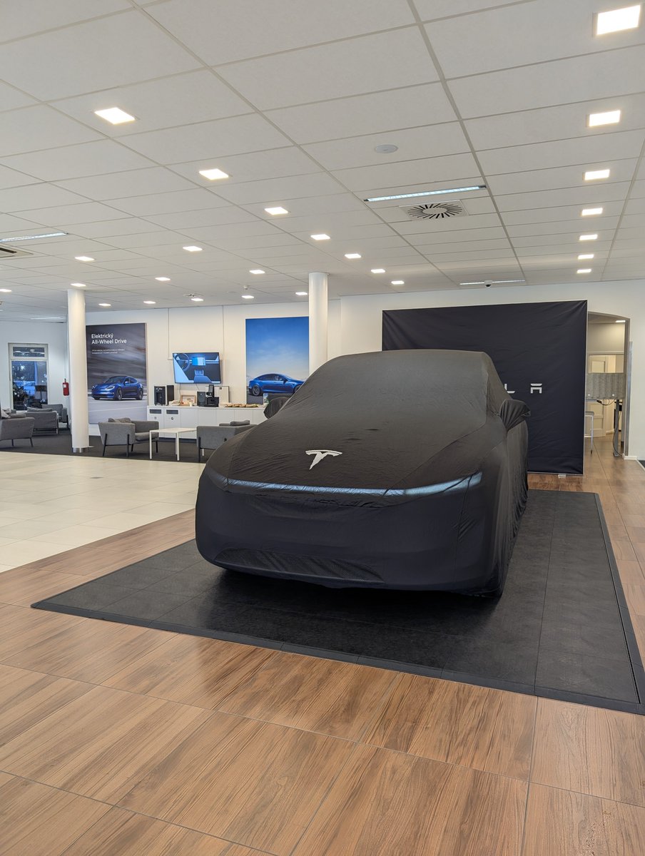 Adrian Smrček tweet media