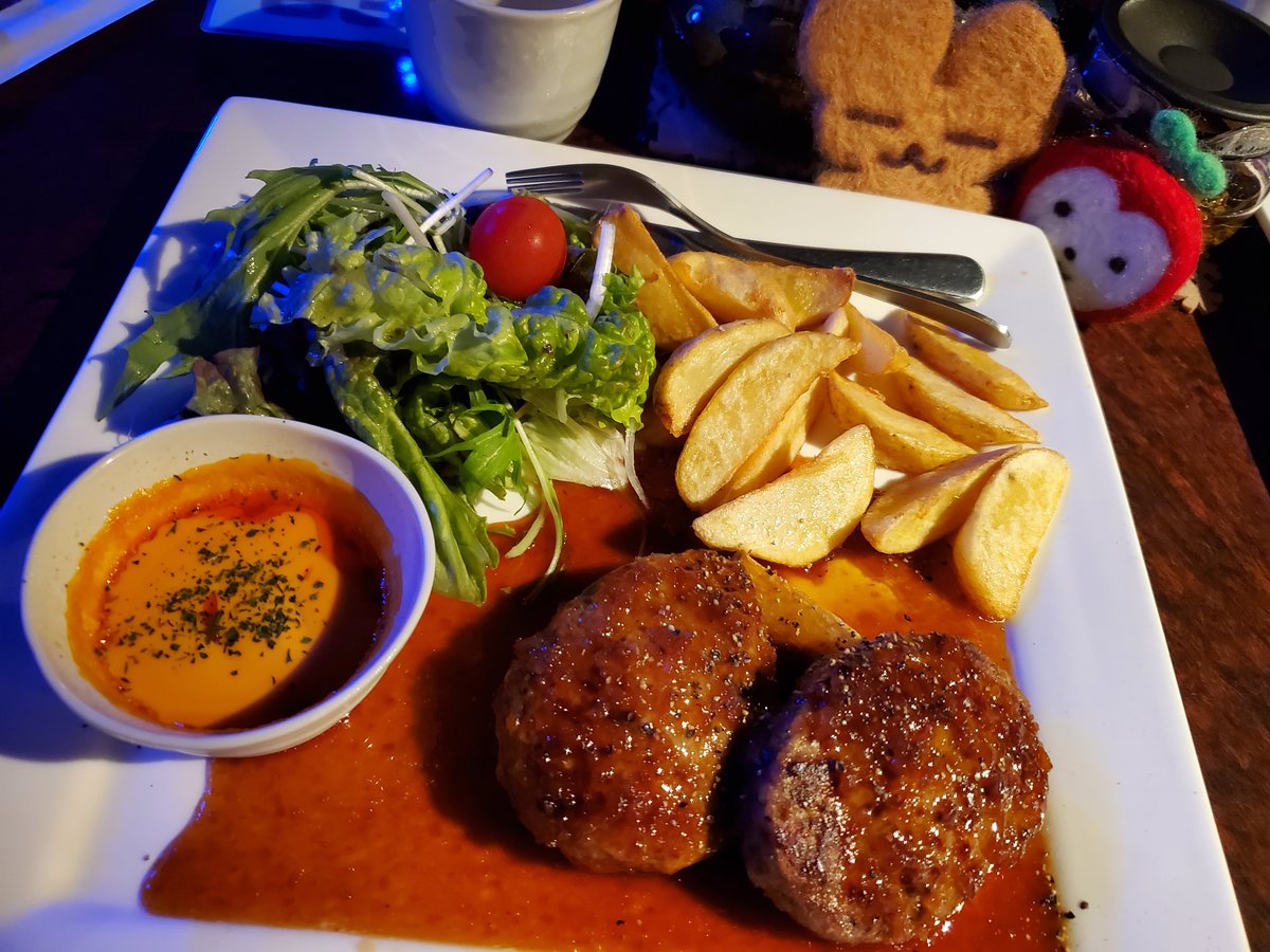 Chieri_123's tweet photo. 今日は🍴
ハンバーグチェダーチーズ添えW
#Breath
#ABCDays
#へ~び~し~で~ず https://t.co/GOyqNJxpWO