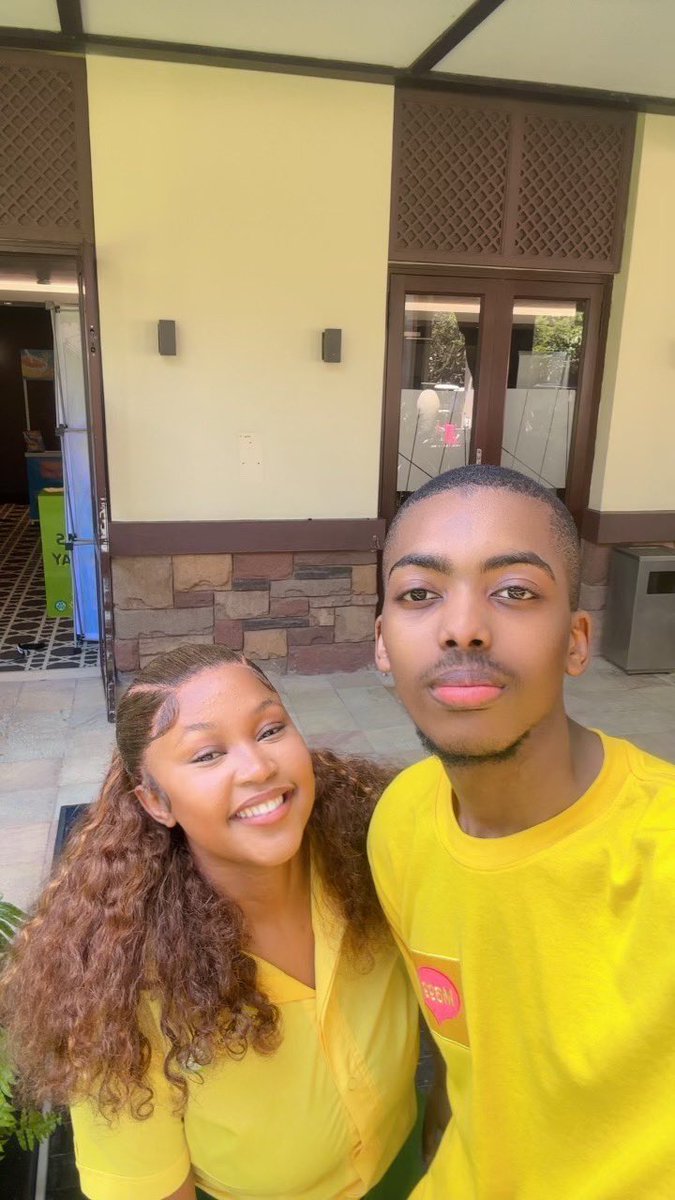 Bumped into oomf at work 🥹🙌🏽