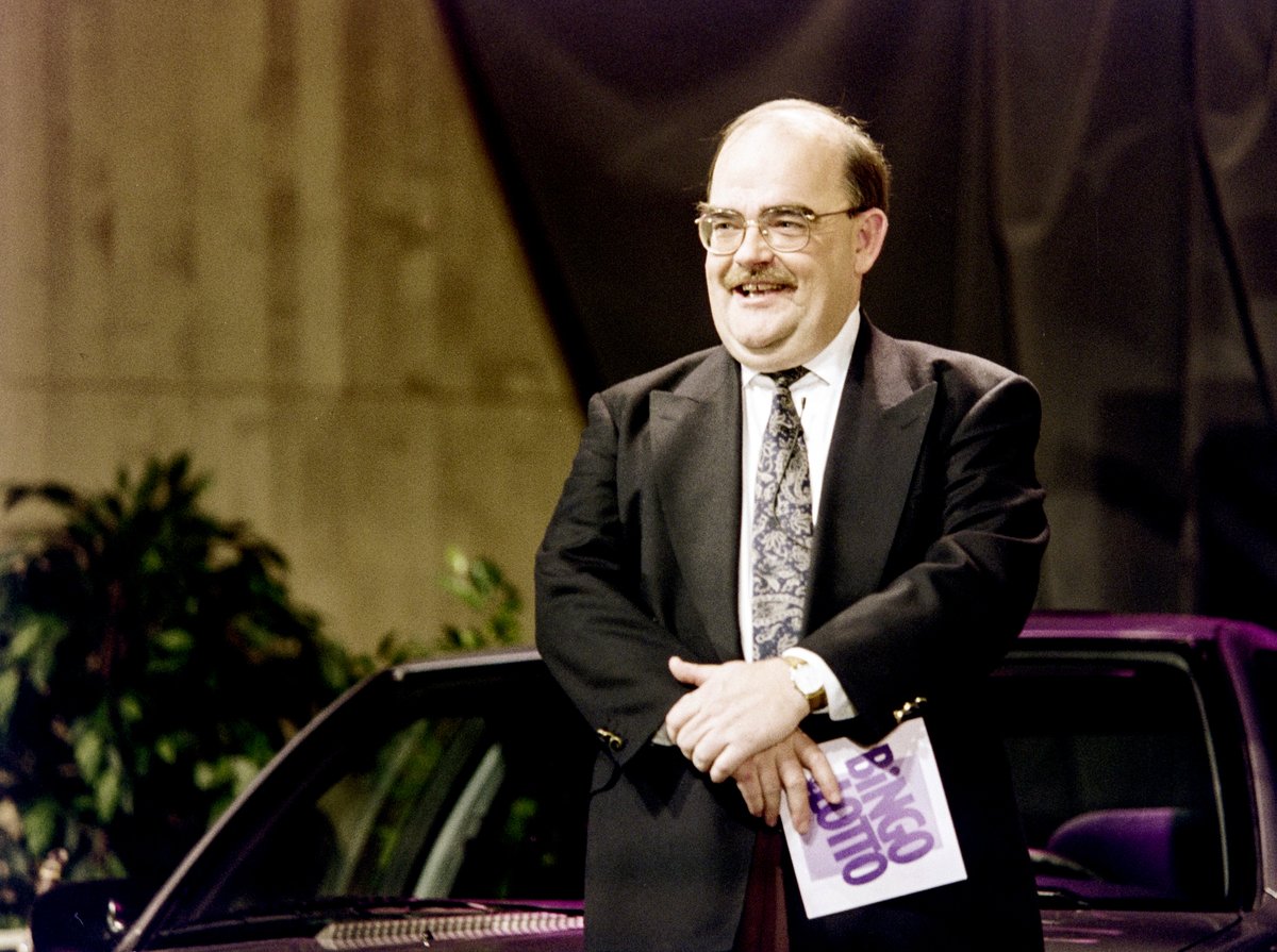 🌹| Vi har idag nåtts av den sorgliga nyheten att mångårige supportern Leif ”Loket” Olsson har gått bort.

Våra tankar är hos hans närmaste.
På Kamratgården flaggar vi på halv stång.

Tack för minnena, Loket. Tack för Valencia. Tack för allt.