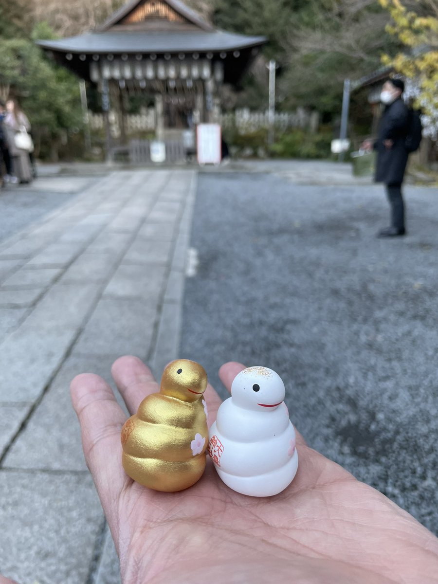 sagagrace1's tweet photo. スタッフです♪
初詣で今年の干支の“巳”が狛犬ならぬ狛巳かある大豊神社に行きました。
可愛い巳🐍おみくじを選ぶと“大吉”でした。良い年になりますように〜
#大豊神社
#京都
#京都市
#京都市左京区
#巳年
#大吉
#巳
#嵯峨グレースホテル
#嵐山
#嵯峨嵐山
#おみくじ
#2025newyear https://t.co/gdkLDaeik7