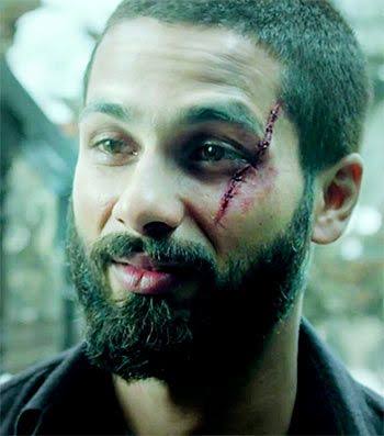 RatendraBugalia's tweet photo. Suspense thriller violent #Deva

Rating  4/5 ⭐ ⭐ ⭐ ⭐ 

1st Deva Half 5/5 ⭐ ⭐ ⭐ ⭐ ⭐ 
2nd half 4/5 ⭐ ⭐ ⭐ ⭐  

Kaminey , Haider , Kabir Singh Now Deva🔥 🔥  
  #Movie #Review 
#DevaMovieReview #Friday
#DevaReview #ShahidKapoor #RosshanAndrrews #ZeeStudios  #PoojaHegde https://t.co/Vav1CNL54N