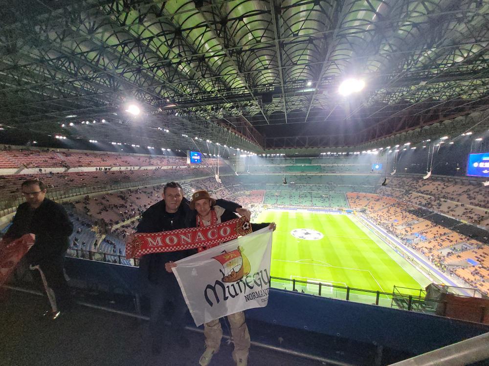 CSMonaco's tweet image. Grosse mobilisation pour ce dernier match #UCL. Malgré la défaite, nos supporters n&apos;ont rien laché ! Merci à eux ! #InterASM #DagheMunegu #ASMonaco #Partouttoujours #CSMBourgogne #CSMMoselle #CSMNormandie @SuppLorraine