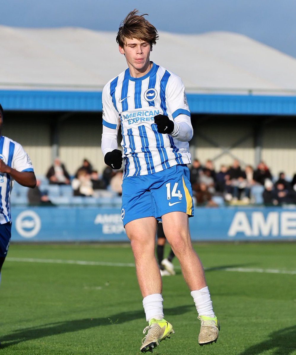 TheSecretScout_'s tweet image. 🚨 Drop a player age 15-17 who will break through in next 3 years.

We will go first.

Harry Howell - Brighton Left Foot
Position- RW / 10

Football style of play - David Silva/Juan Mata/Carzola 

Why because he’s always looking to slide passes through, playmaker.