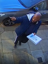 Please repost this on any local groups &amp; report him to the police if seen. 

This ‘man’ calls himself Dean and says he is a coach from Dulwich Hamlet Junior FC. 

He says he is ‘collecting donations’ on our behalf, THATS A TOTAL LIE, he is just a conman-do not give him any money.