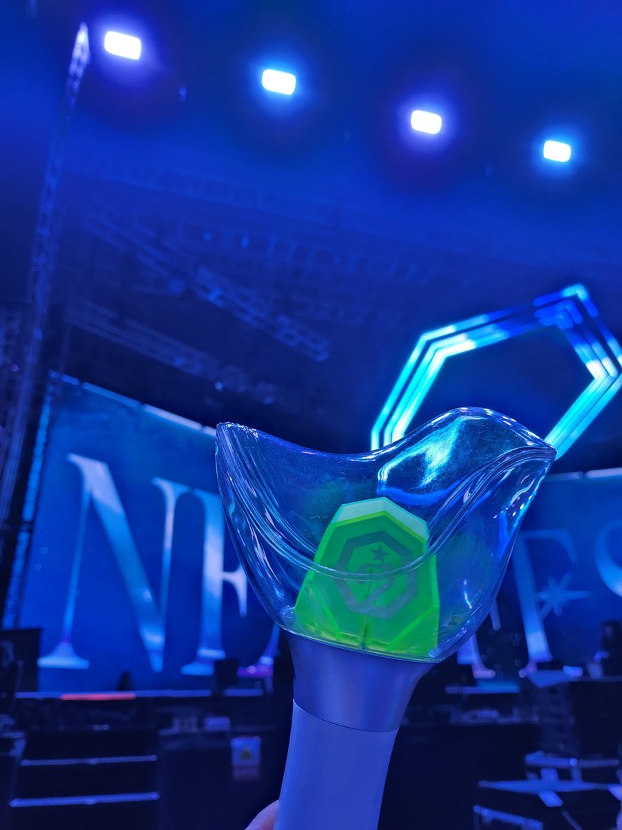 botong_365's tweet photo. 보고싶었어 내가수 내아이돌💚 https://t.co/bKw53KtrZB