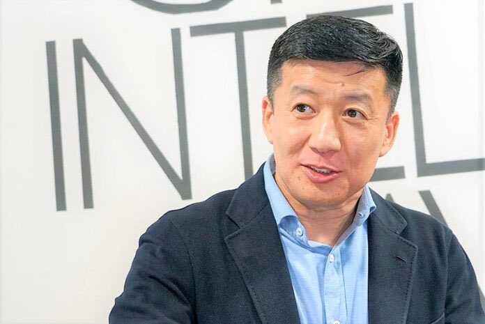 С.Баярцогт: Монгол Улс цаг алдалгүй Artificial Intelligence буюу хиймэл оюун ухаан дээр суурилсан эдийн засаг руу орох хэрэгтэй байна. Үүний тулд монголчууд боловсролтой болох шаардлагатай байна. Монголчууд ердөө 3.5-хан сая. Гэтэл урд хөрш 1.4 тэрбумаасаа шигшээд 3.5 сая супер