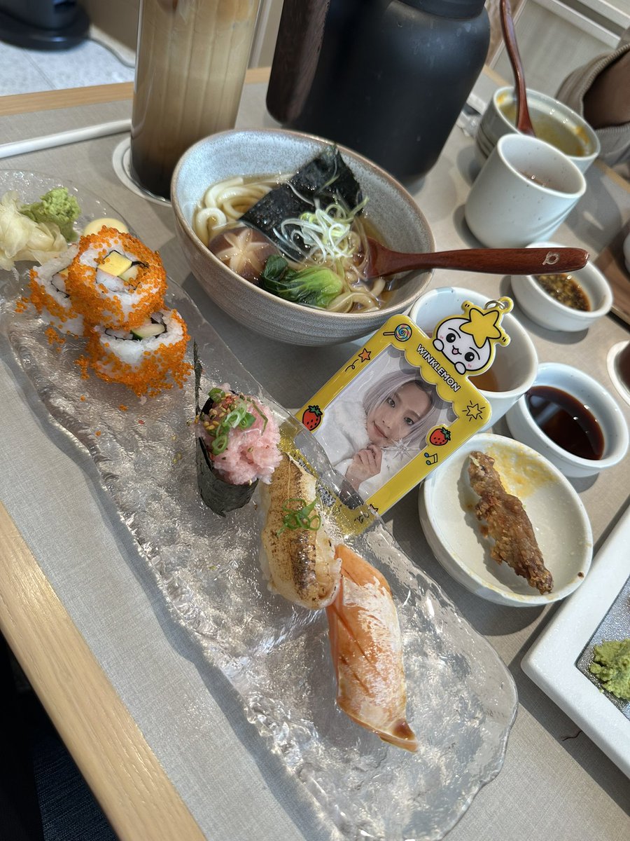 OnoseLena's tweet photo. @ATEEZofficial @ATEEZofficialjp @kqent  Seong Hwa &amp; Winklemon ~ Foodie Time ~ Enjoy ~ 🤣 #ATEEZ #ATINY #SEONGHWA #SEONGHWAWORLD #SEONGHWAPHOTOCARD #FOODIE #LUNCH #WINKLEMON #ATEEZcollection #GOLDENHOUR #GOLDENHOUR_Part2 https://t.co/KYFv644cVP