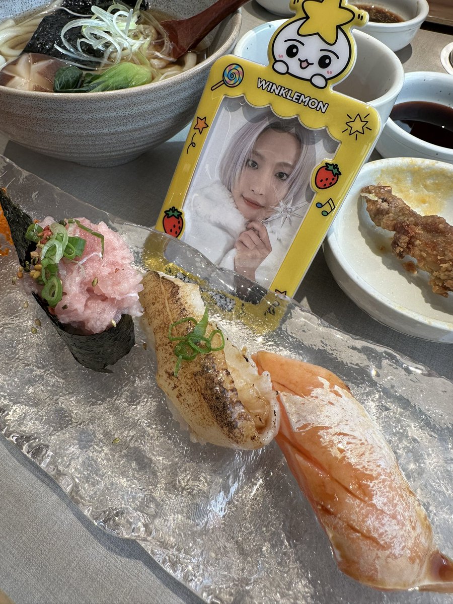 OnoseLena's tweet photo. @ATEEZofficial @ATEEZofficialjp @kqent  Seong Hwa &amp; Winklemon ~ Foodie Time ~ Enjoy ~ 🤣 #ATEEZ #ATINY #SEONGHWA #SEONGHWAWORLD #SEONGHWAPHOTOCARD #FOODIE #LUNCH #WINKLEMON #ATEEZcollection #GOLDENHOUR #GOLDENHOUR_Part2 https://t.co/KYFv644cVP