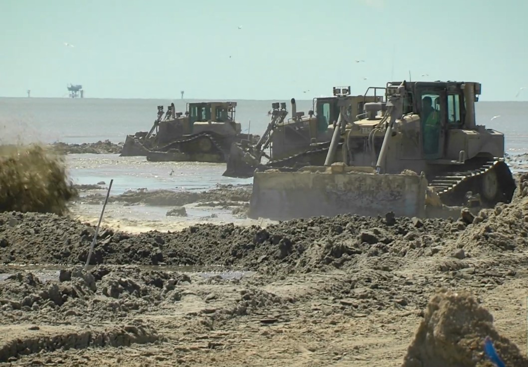 Texas’s largest beach nourishment project – the McFaddin Beach Nourishment and Dune Restoration Project Phase II has been successfully completed.
dredgingtoday.com/2025/01/31/suc…