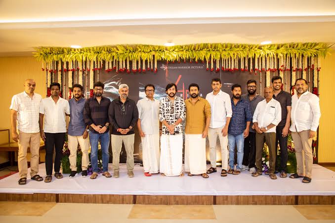 logaraj_vfx's tweet photo. Suriya 45 crew https://t.co/3gHuhNfza4