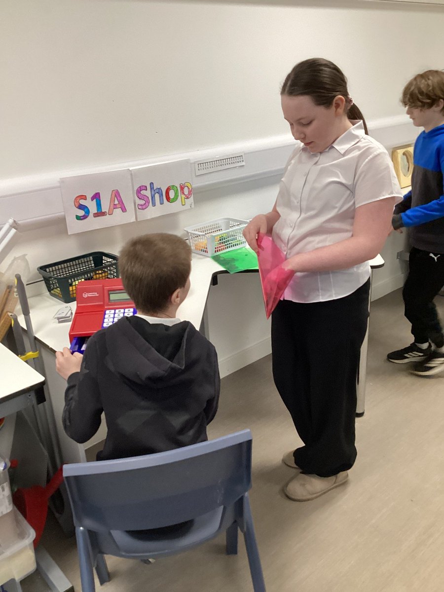 CedarbankSchool's tweet image. S1A have recently opened a shop in class! They have been so busy playing at the shop. It has been a pleasure to see. #skillsforlife #playbasedlearning #effectivecontributors