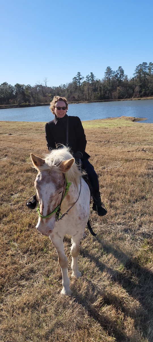 I arrived back from another productive week in Houston, Texas ⭐ Highlights: 
🤝Meeting great people to discuss tech trials
🏗️Taking a tour <a href="/NOVGlobal/">NOV</a> 
👩🏻‍💻Working on the terrace <a href="/GHPartnership/">Greater Houston Partnership</a>
🥾a facility tour with some cool safety shoes
🏇riding! 
🤩Thank you to all my hosts