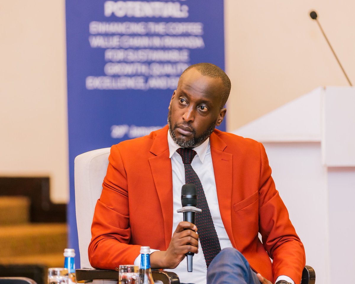 RegIsheja's tweet image. MC'd &amp;amp; moderated 2 panels, back to back, on enhancing the #coffee ☕️ value chain in #Rwanda 🇷🇼 for sustainable growth, quality excellence &amp;amp; export.

S/O to @icu_ong 🇮🇹, @RwandaAgri, @RwandAgriExport and @EUinRW 🇪🇺 

📸 : @MrMusoni

#Coffee #Kigali #Italy #Europe #RwOX