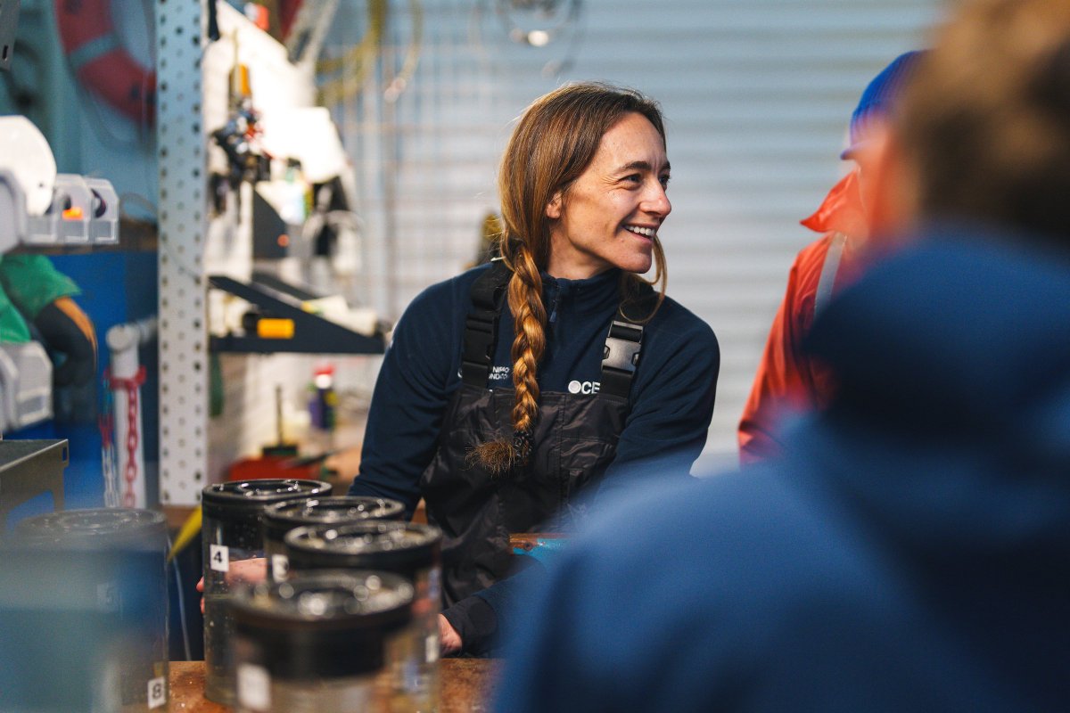 Ocean Census (@oceancensus) on Twitter photo Meet Dr Patricia Esquete 👋 an Ocean Census scientist and the co-Chief Scientist onboard the Schmidt Ocean Institute #AntarcticaClimateConnections expedition.
Discover more about her work in Antarctica in the thread 👇 Meet Dr Patricia Esquete 👋 an Ocean Census scientist and the co-Chief Scientist onboard the Schmidt Ocean Institute #AntarcticaClimateConnections expedition.
Discover more about her work in Antarctica in the thread 👇