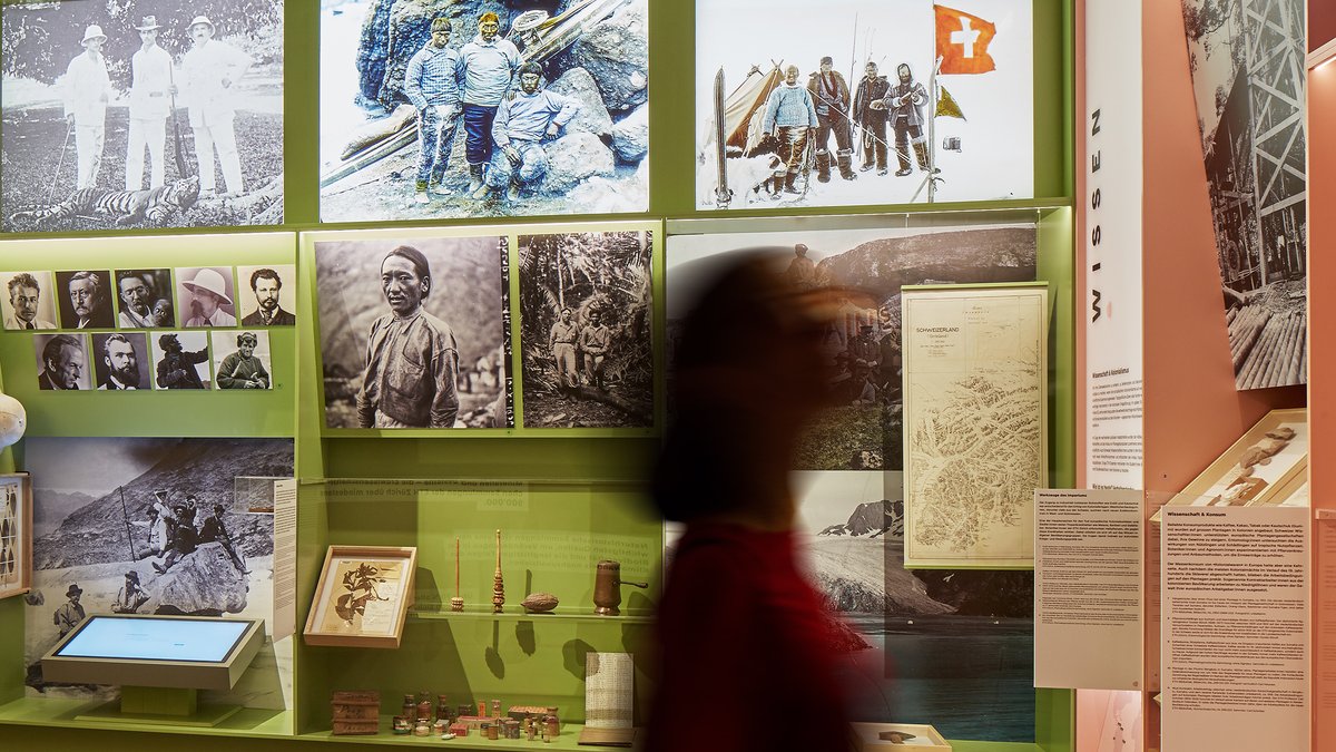 Für Kurzentschlossene: Führung mit der Kuratorin durch die Ausstellung "Koloniale Spuren – Sammlungen im Kontext".

📅 Mo, 3.2.2025, 18.00 – 19.00 Uhr
 📍 ETH Zürich, Hauptgebäude, E 45
👉 extract.ethz.ch/details.koloni…

#Wissenschaftsgeschichte #Ausstellung #Zürich