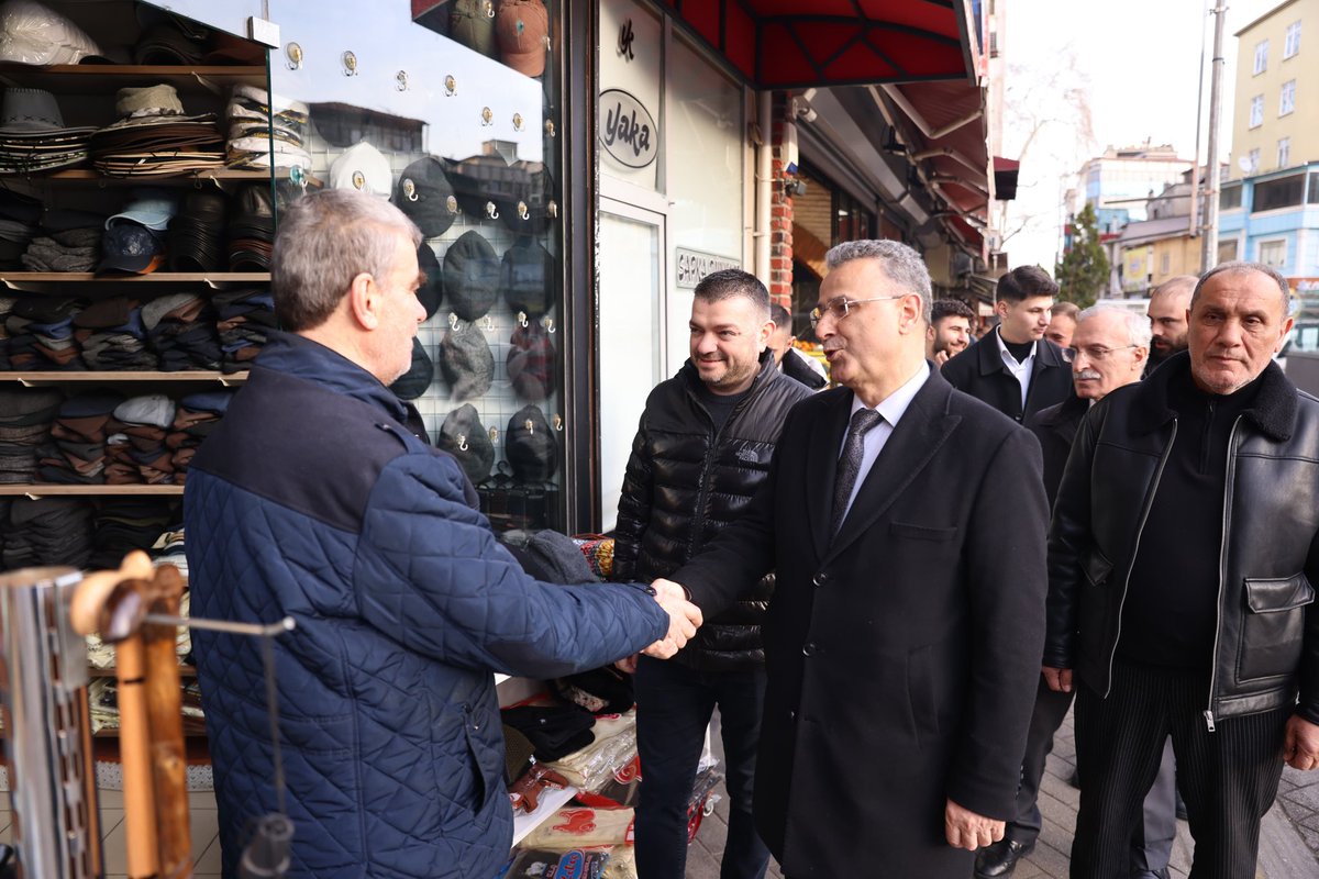 ErsinKasap's tweet photo. 📍 Kale Mahallesi

İlkadım Belediye Başkanımız İhsan Kurnaz, İlçe Gençlik Kolları Başkanımız Furkan Sonses ve Teşkilat Üyelerimiz ile birlikte Saathane Meydanında hemşehrilerimizle sohbet ettik, esnafımıza hayırlı işler dileklerimizi ilettik.

Birlikte, daha güzel daha güçlü bir İlkadım için durmak yok, yola devam 🇹🇷

Umudun, İcraatın, Geleceğin Adı AK Parti

#AKParti #Samsun #İlkadım

#BirlikteGüçlüyüz
#HeranındaHepyanında