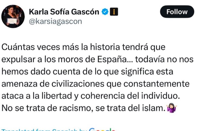 teshsidi's tweet photo. Lo trans no quita lo racista ni lo islamófobo.
Refugiarse en el colectivo para “pedir perdón” no exime a Karla Sofía Gascón de que sus discursos sean de odio. https://t.co/pXohASr3xK