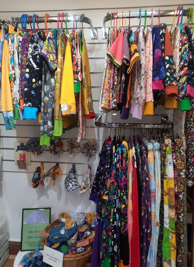 ✨ Join us in welcoming our newest Maker and Trader: Full Of Colour. Emma designs and crafts one-of-a-kind clothing for children and adults, combining creativity with quality craftsmanship to make pieces as unique as the people who wear them 📲 heyor.ca/2CDiC4