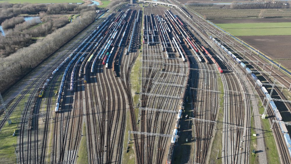 👉Looking for info on EU #SUMPs? We’ve got you covered!

Explore:
🗺️ The EU city database on SUMPs, featuring info on transport plans across EU Member States
🤝 Expert corner with best practices &amp; planning/implementation guidance

🔗 Learn more: …ty-observatory.transport.ec.europa.eu/sustainable-ur…