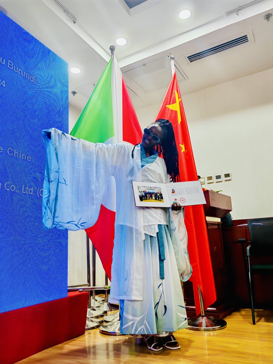k_irikigongwe's tweet photo. In 2024, I experienced my best professional year yet. On the 12th September, in Beijing, I was honored with my first certificate. This recognition came during the closing of a seminar focused on the development and management of media, organized by CBIC.
#burundi #ingomag #china https://t.co/uRJNxxPTft
