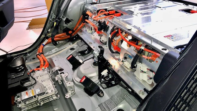 EngineISpirit's tweet photo. إذا تمتلك سيارة هايبرد من تويوتا،
أو أي سيارة هايبرد من شركة أخرى 

يكون في علمك البطارية تُعد واحدة من أغلى ثلاث قطع في السيارة

فخلك حريص حتى تحافظ عليها أطول عمر ممكن

أما بالنسبة لصيانة نظام الهايبرد، فهي بسيطة

نبدأ بالأمور اللي تقدر عليها https://t.co/EuhLmQlQxy