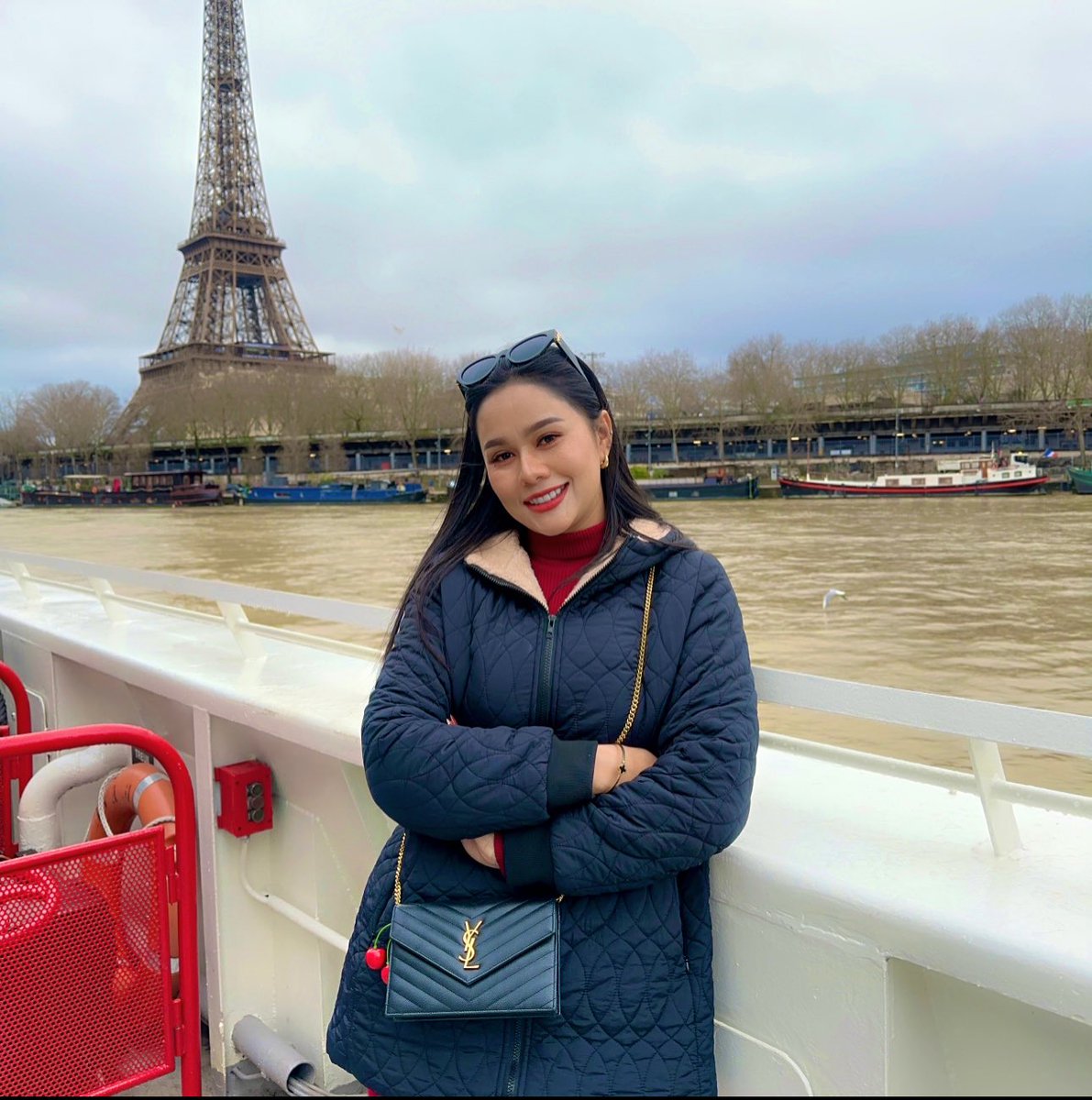 moon55823695's tweet photo. Vacation vibes 🗼 Le Seine ⛴️ https://t.co/7QpNTfPf4E