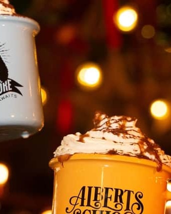 BhamColmore's tweet image. Warm up this #HotChocolateDay by treating yourself to the most indulgent hot chocolates in the city! ☕🍫

We're spoiled for choice with amazing spots in Colmore. Explore our Food &amp;amp; Drink map to discover  👉 colmorebusinessdistrict.com/food-drink-map…