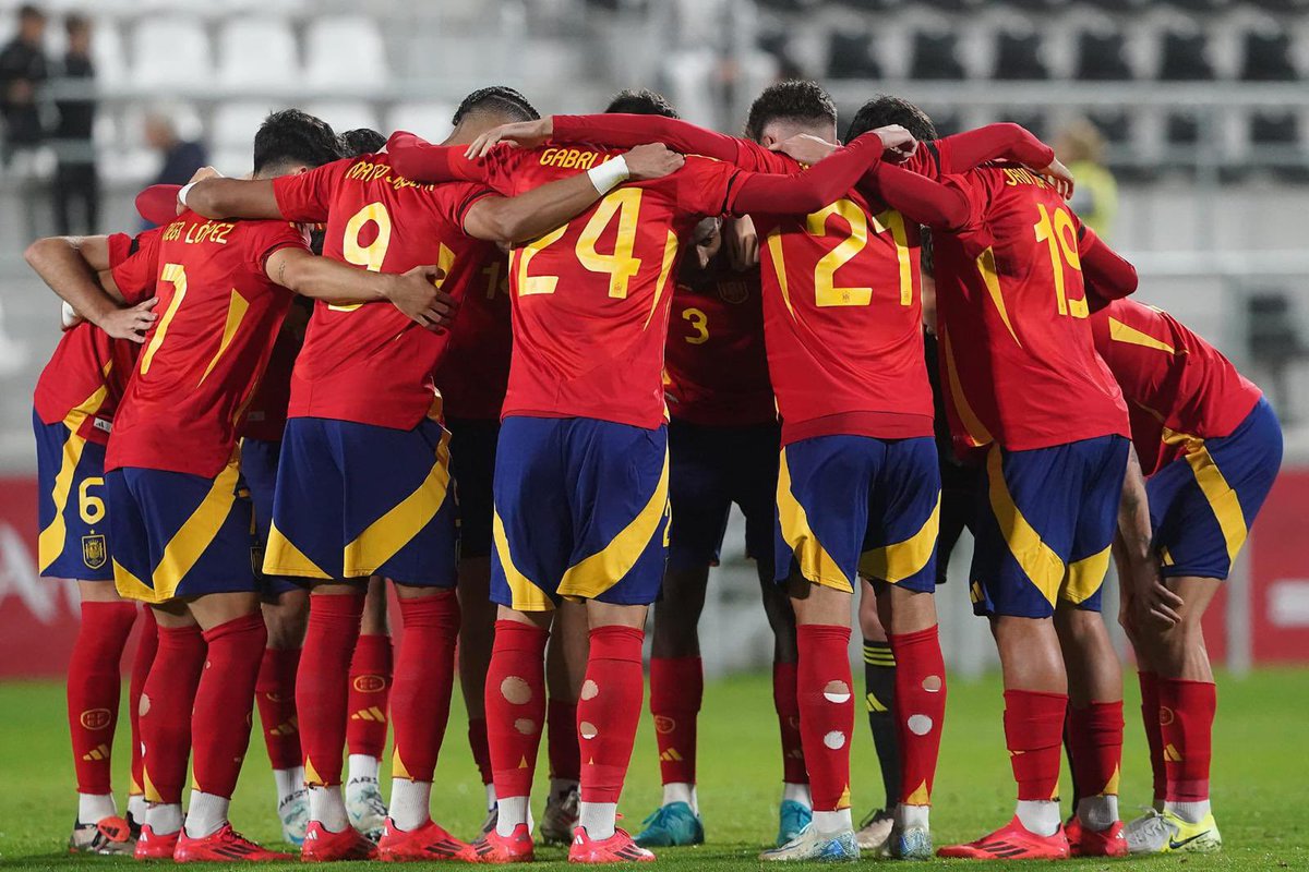 El Estadio Artés Carrasco de Lorca acogerá a la <a href="/SEFutbol/">Selección Española Masculina de Fútbol</a> sub-21 en su preparación para el Europeo de Eslovaquia.

Se enfrentará a la República Checa el próximo 21 de marzo. 

Es el sexto gran evento de la <a href="/rfef/">RFEF</a> que acoge la Región de Murcia en el
Centenario de la <a href="/ffrm_es/">FFRM</a>.