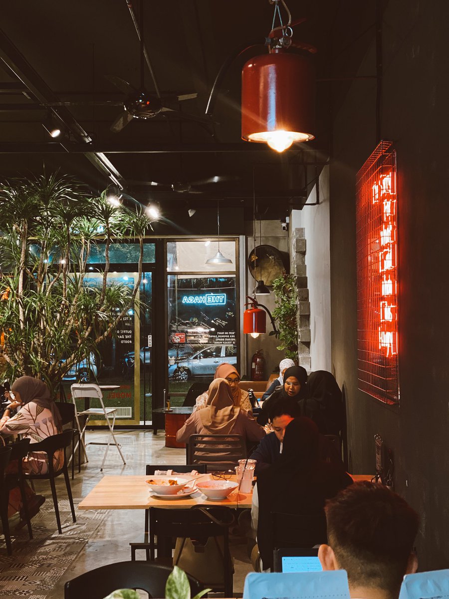 Post pasal business kat X ni function ka dak ha?

Btw, Mai la pekena kopi kat The Haga Cafe orang2 penang sekalian.

Ampa waze ja The Haga Cafe @ Golden Triangle 1, Sg.Ara. kami beroperasi dari jam 12PM - 11PM.

Help me retweet sat, Thanks🙏🏻