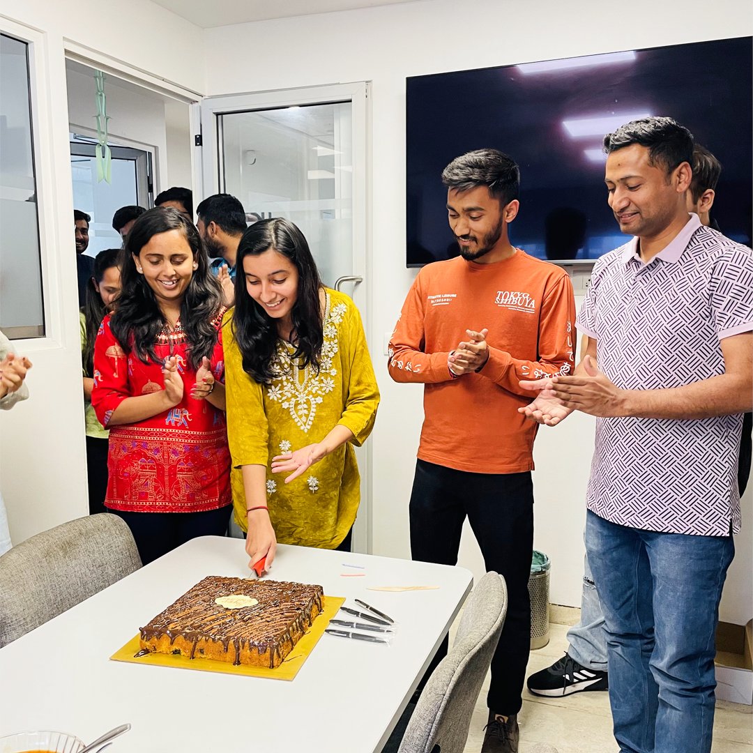 tenupsoft's tweet photo. We celebrated our January-born teammates with the first birthday bash of 2025! With cake, snacks, and plenty of laughter, it was a fantastic way to end the month. Here’s to many more celebrations at #TenUp! 🎉🎂🥳
#LifeAtTenUp #OfficeFun #TenUp #HappyBirthday #BirthdayBash https://t.co/S2dUWprjoQ