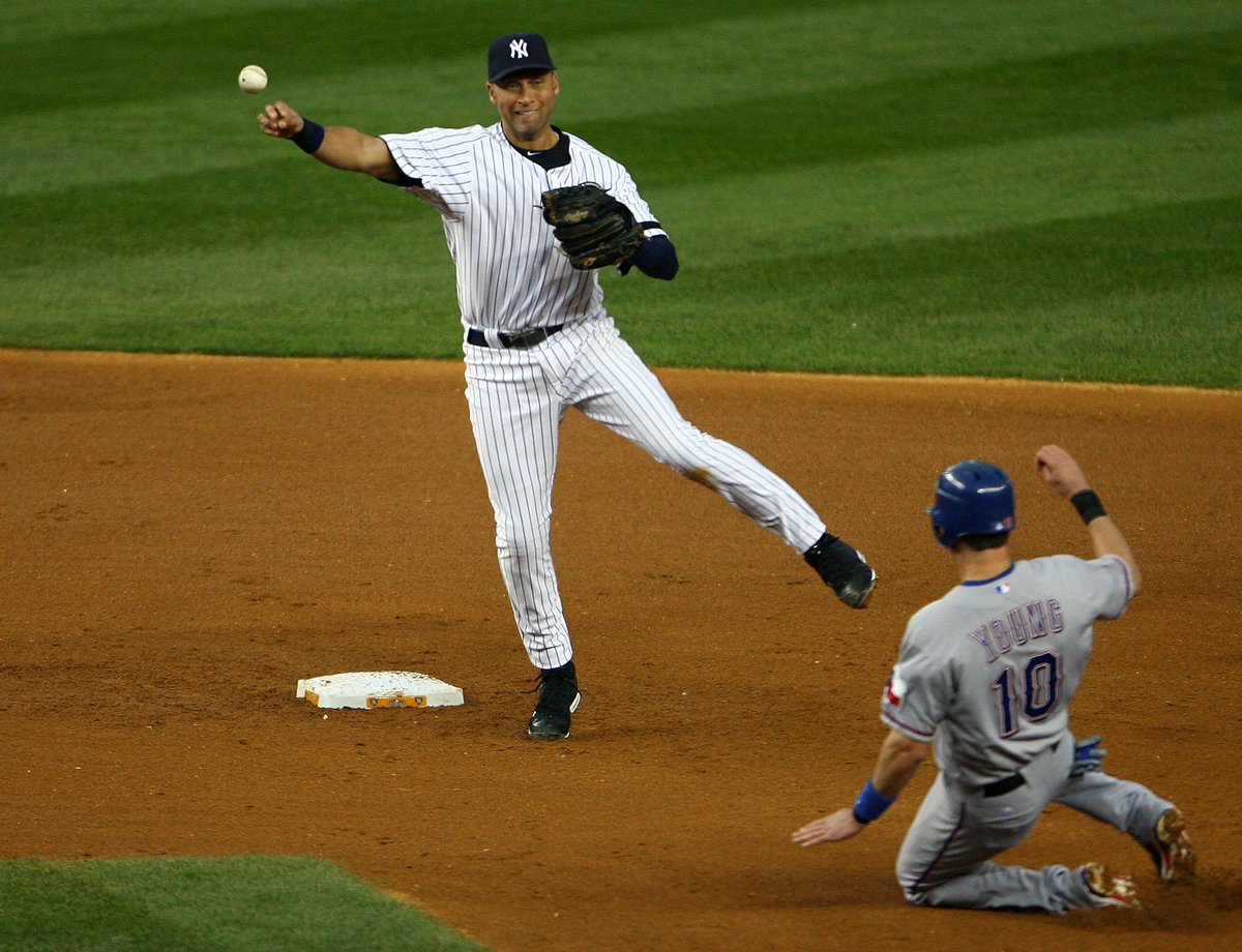 _Jeterstan_'s tweet photo. Derek Jeter career bWAR — 71.3

Omar Vizquel &amp; Michael Young combined career bWAR — 70.3 https://t.co/VJVAmHsFVL