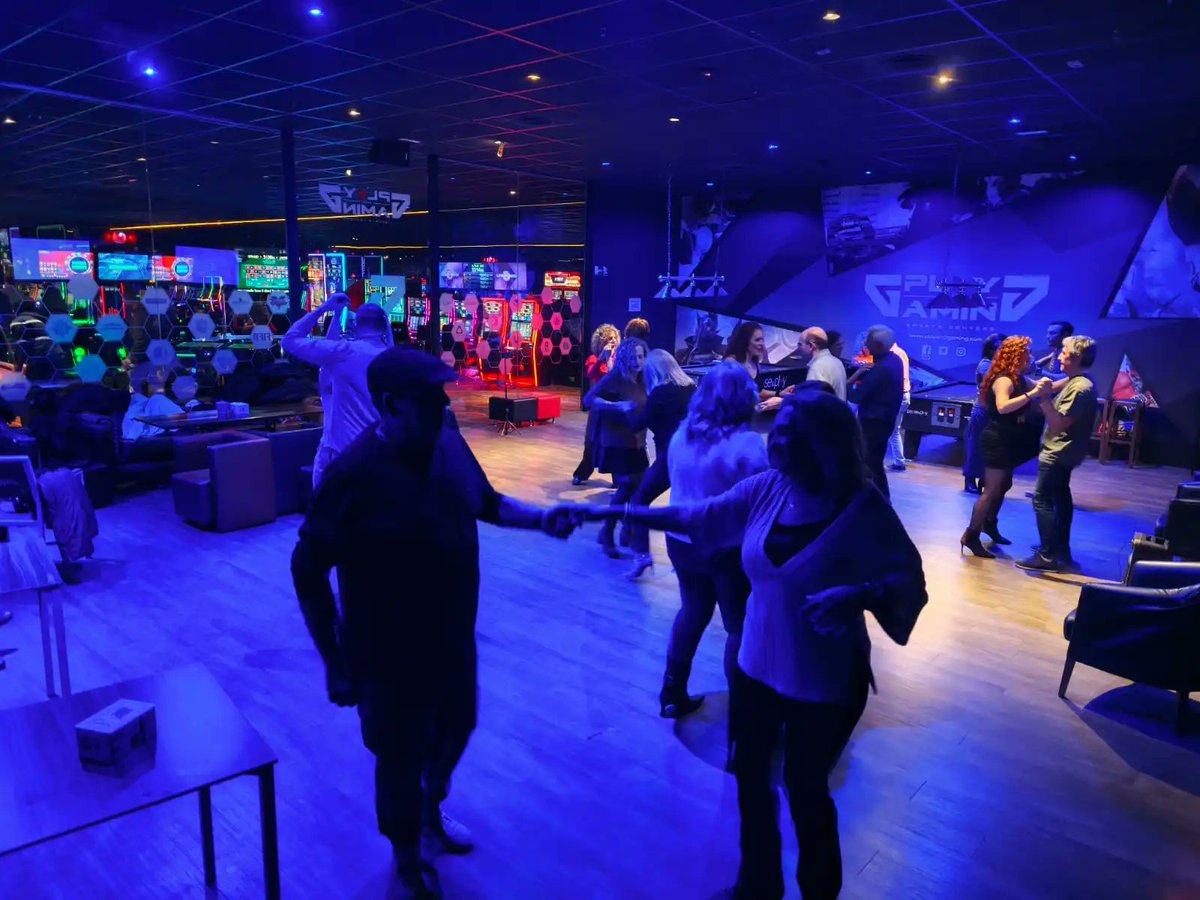 Pause&Play tweet media