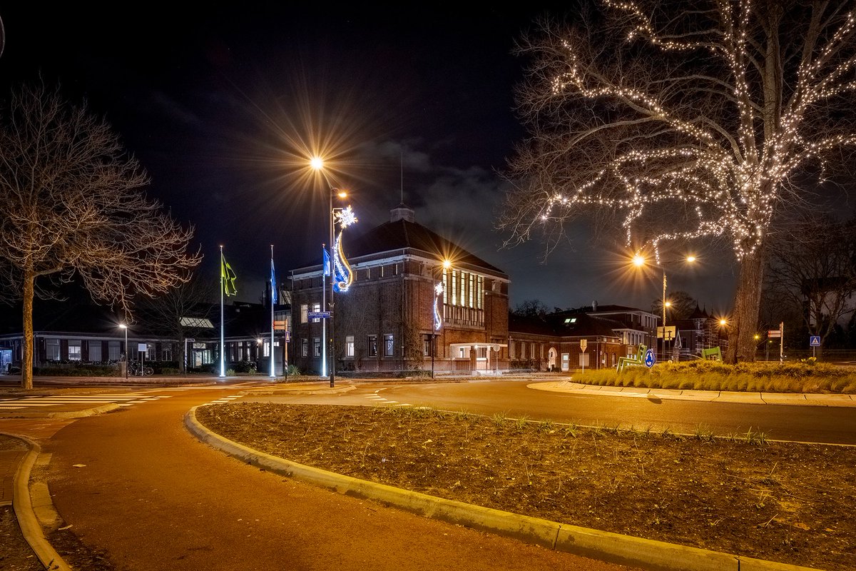 De gemeenteraad van Voorschoten besloot gisteren dat er niet twee, maar vier woonwagens komen op het schiereiland aan de Korte Vliet. Met het besluit voldoet de gemeente aan haar huisvestingsverplichtingen voor woonwagenbewoners. Lees meer via 👉 tinyurl.com/mpu4z498