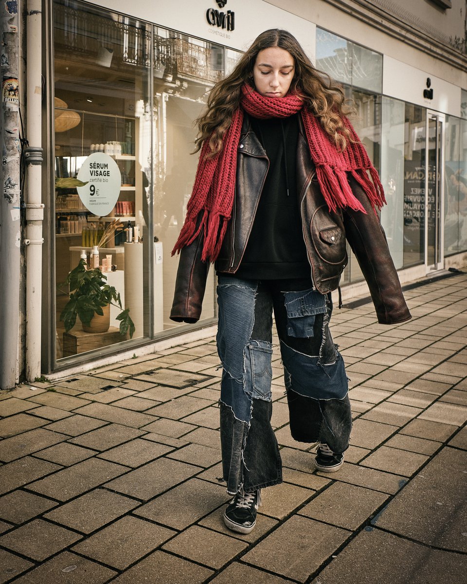 Alpiximages's tweet photo. Sans les mains - Without hands #candid #girl #womanstyle #lifestyle #thoughtful #streetmoment #streetshot #streetphotography #photoderue #colorstreetphotography #streetphotographer #retrocolors #fujifilmstreet #fujifilm_xseries #fujifilmXT5 #XF1024mm @fujifilmfrance https://t.co/STUPTTrHN3