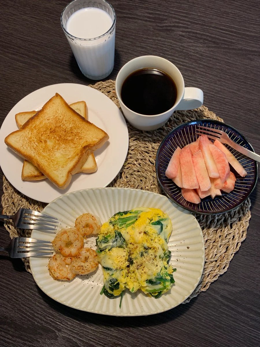 Fueling the day with good food and good vibes! ☕️✨