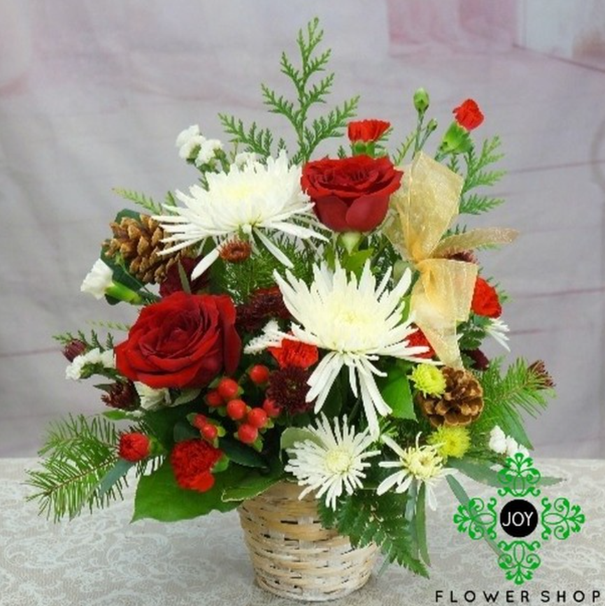 flowersjoyy's tweet photo. Why not begin your day by sending a small holiday wish to someone you love and appreciate. [Checkout our Seasonal Floral Winter Collection:  #myjoyflowershop #familybusiness #flowerdelivery #holiday #holidaywishlist #flowerstagram #floralarrangement #flowers🌸#florist #floralart https://t.co/crTt6k0i94