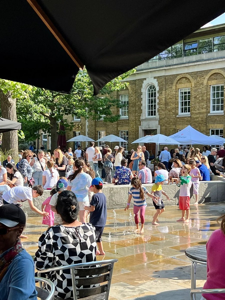 arnelvalete's tweet photo. 💒🌿Today, I took a walk in the London Sunshine Collection park early in the morning. There were many people coming here. Every morning when I woke up, the sun was shining. 🌳🎋🌞 https://t.co/83s8RvRTnh